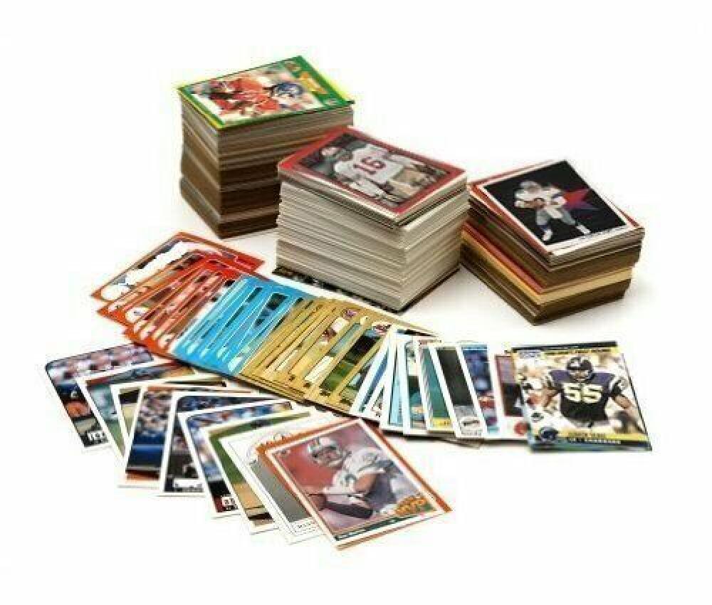Superior Sports Investments HUGE LOT: 600 NFL Football Cards in a Gift Box w/ 1 Vintage Sealed Pack Image 1