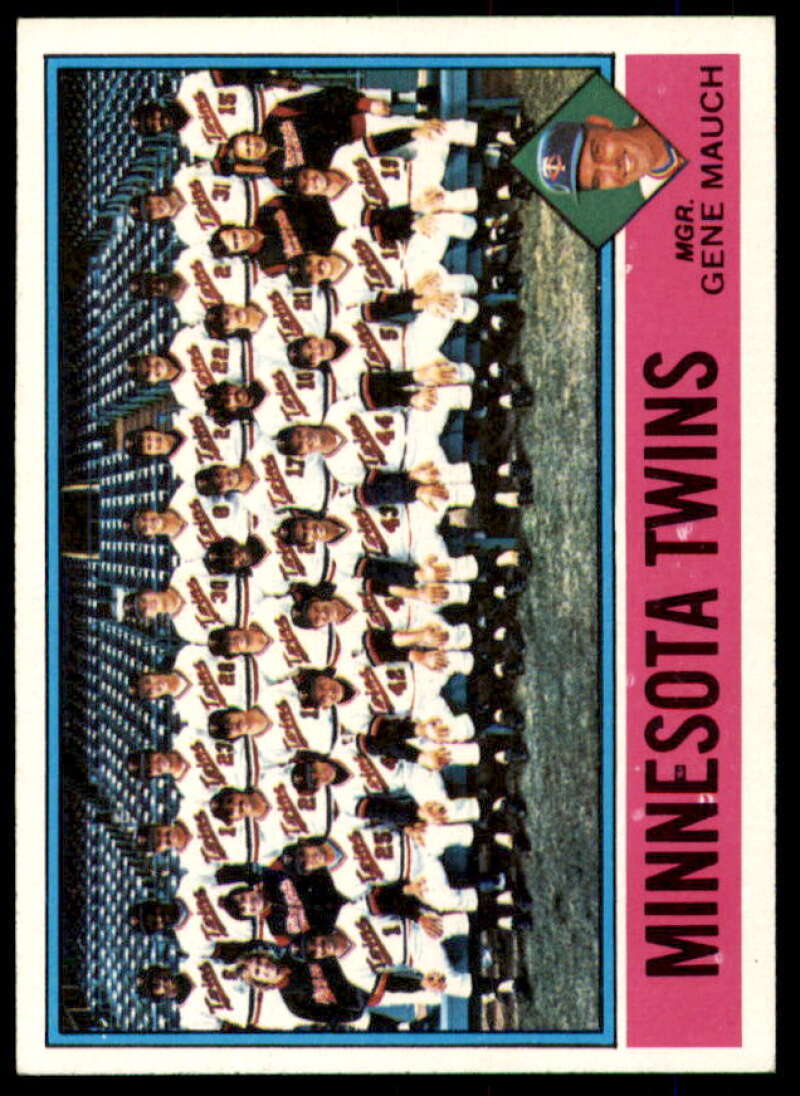 Minnesota Twins CL/Gene Mauch MG Card 1976 Topps #556  Image 1