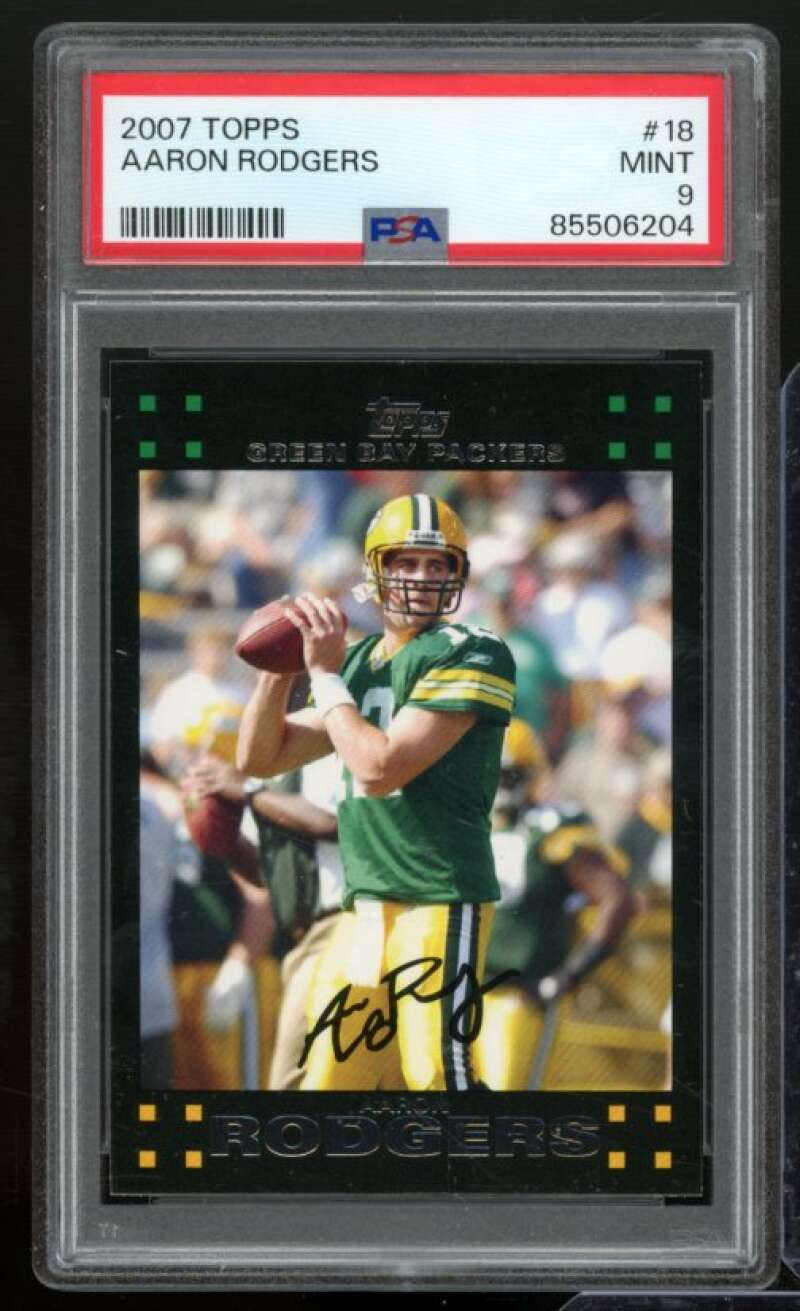 Aaron Rodgers Card 2007 Topps #18 PSA 9 Image 1