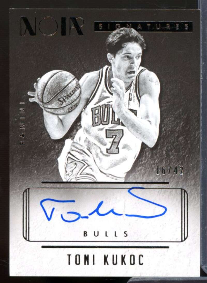 Toni Kukoc Card 2014-15 Panini Noir Autographs Noir Black and White #NBWTK  Image 1