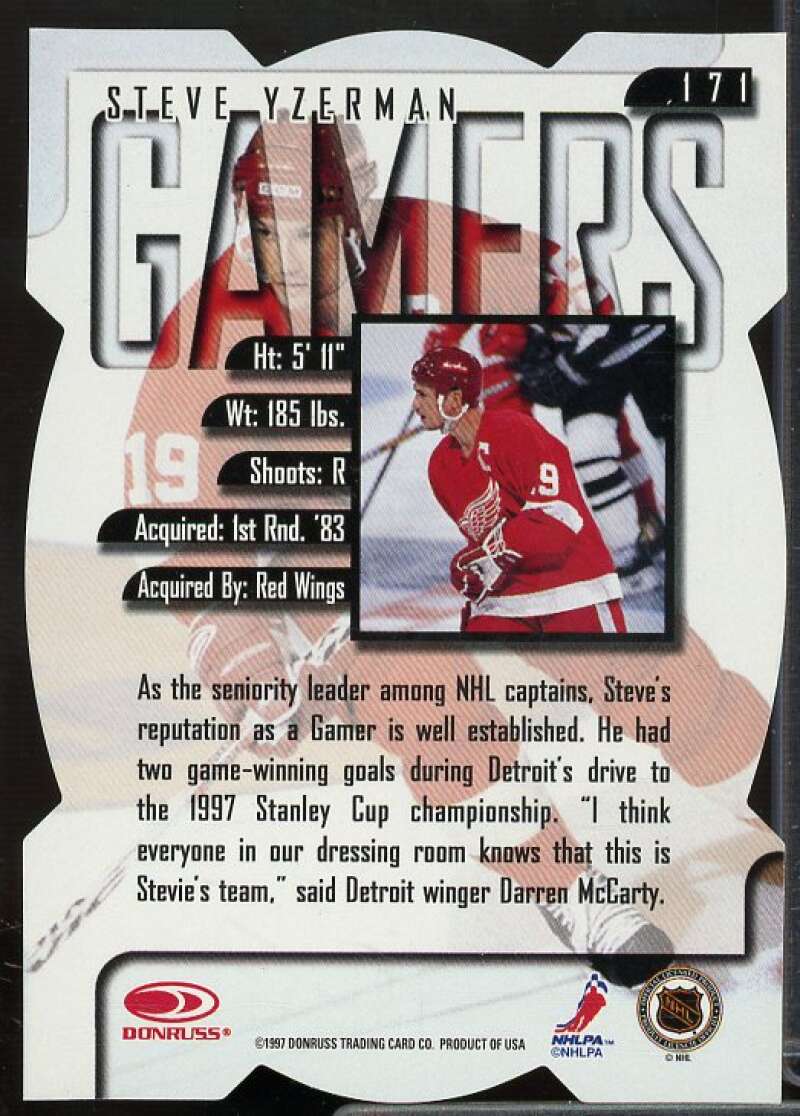 Steve Yzerman GM SY/200* Card 1997-98 Leaf Fractal Matrix Die Cuts #171  Image 2