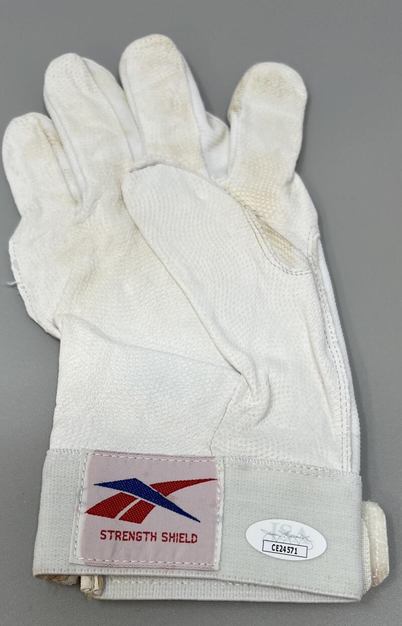 Juan Gonzalez Autograph Signed Right Handed Batting Glove JSA Authentic Image 4