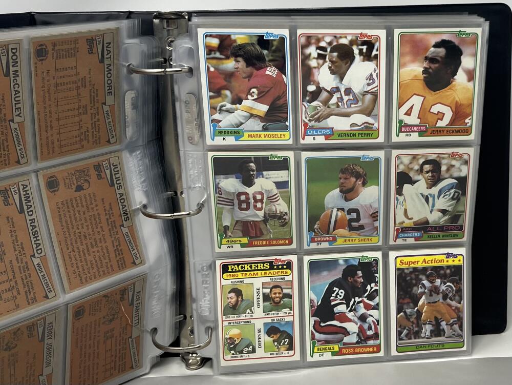 1981 Topps Football Hand Collated Binder Set 1-528 Joe Montana BCCG 9 RC Image 4