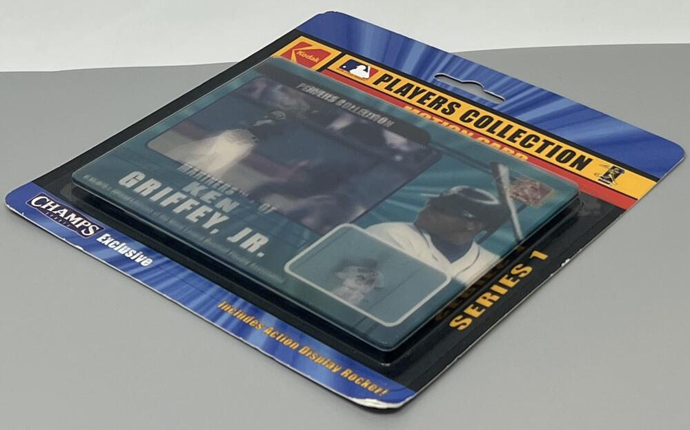2000 Champs Exclusive Ken Griffey Jr.  Baseball Motion Card Players Collection Image 2