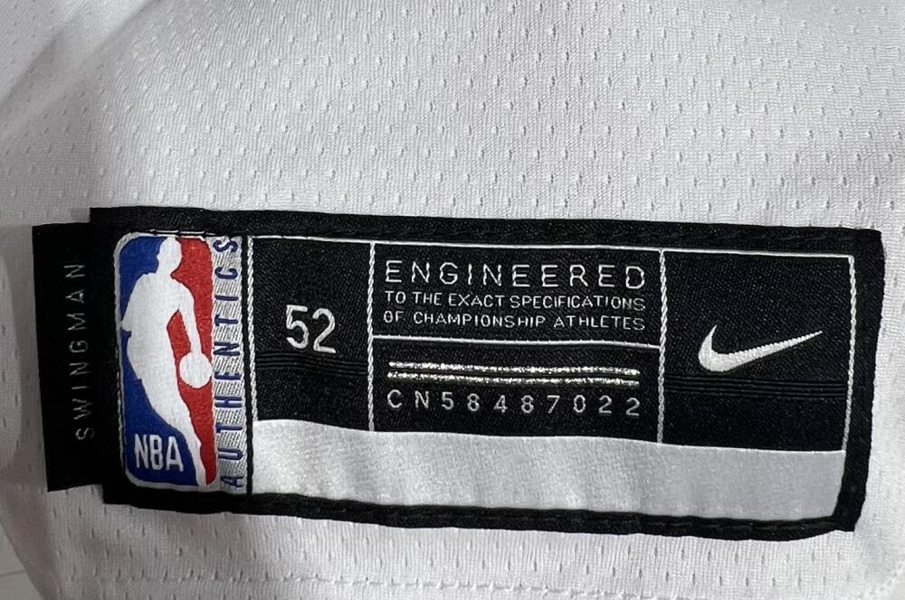 Kyrie Irving Dallas Mavericks Signed Nike XL Basketball Jersey  JSA Authentic Image 4