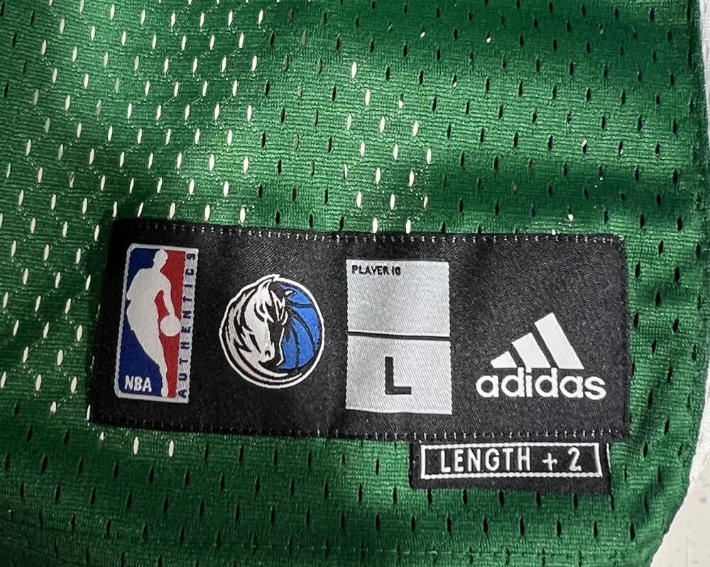 Devin Harris Dallas Mavericks Signed Adidas L Basketball Jersey  JSA Authentic Image 4