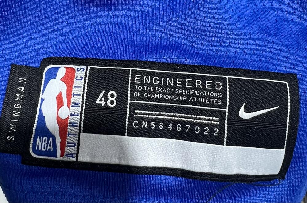 Klay Thompson Dallas Mavericks Signed Nike L Basketball Jersey  JSA Authentic Image 4
