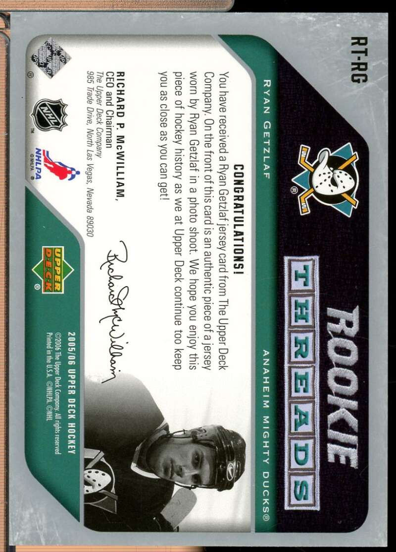 Ryan Getzlaf Rookie Card 2005-06 Upper Deck Threads Jersey #RTRG  Image 2