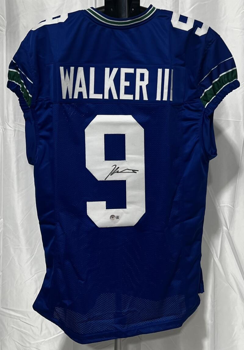 Kenneth Walker III Autograph Signed Seahawks Football Jersey BAS Authentic  Image 1