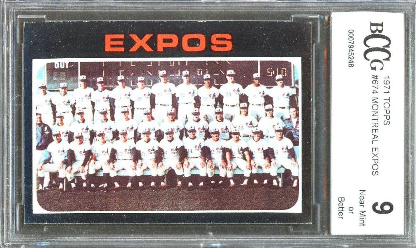 1971 topps #674 MONTREAL EXPOS team card (50-50 CENTERED) BGS BCCG 9 Image 1