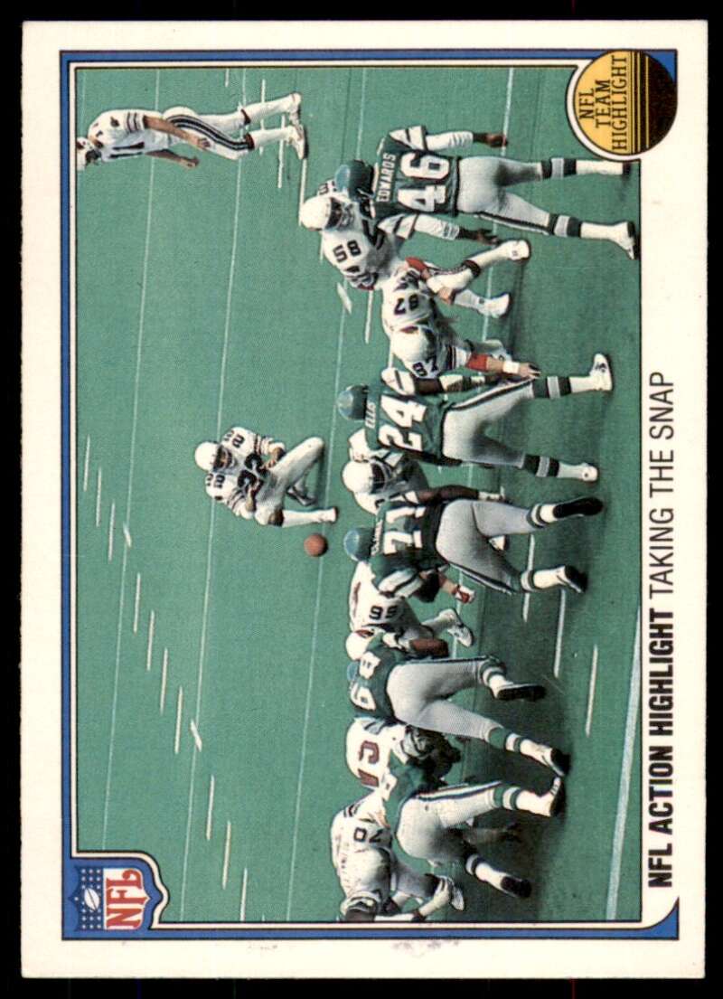 Team Highlights 1983 Fleer Team Action Taking The Snap #87 Image 1