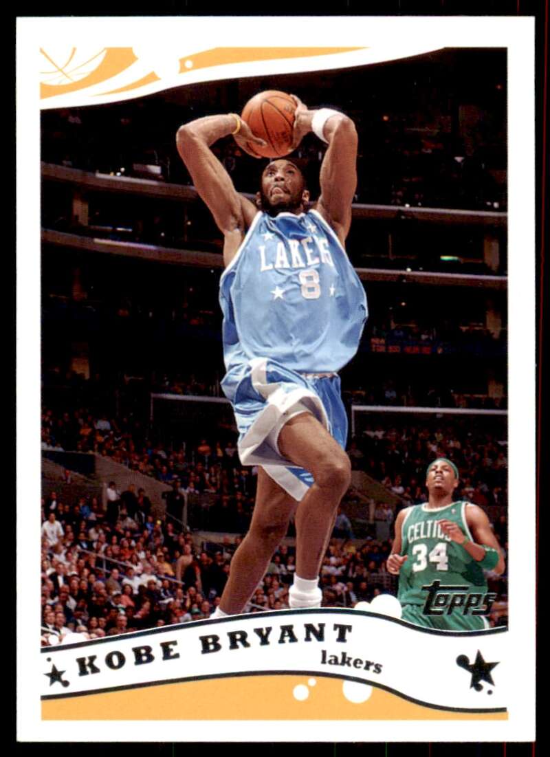 Kobe Bryant Card 2005-06 Topps #69 Image 1