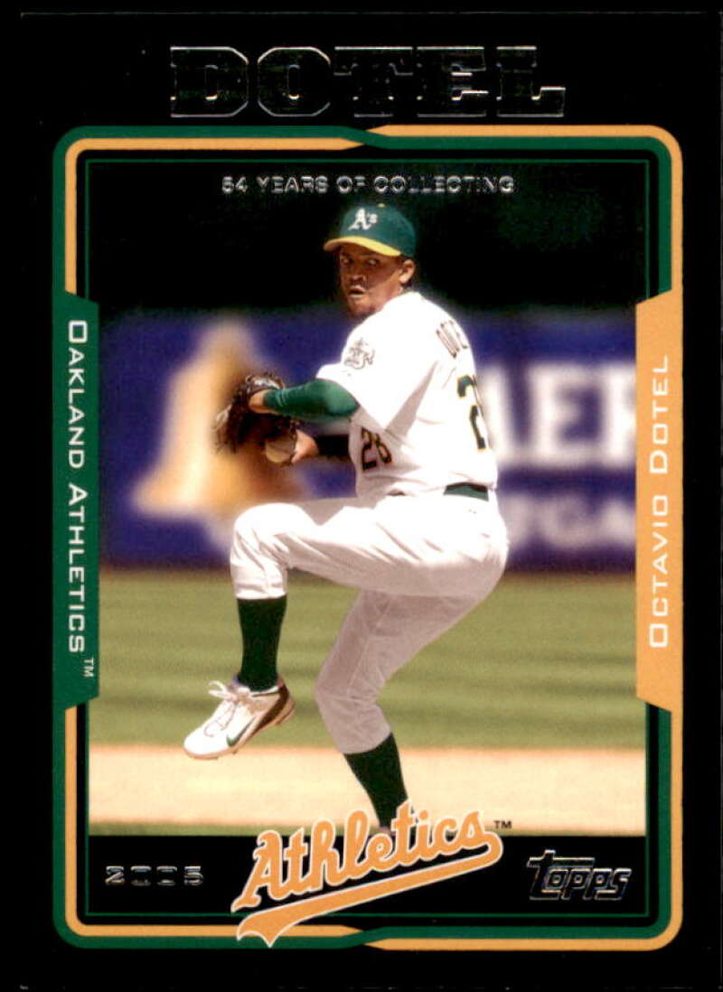 Octavio Dotel Card 2005 Topps Black #560 Image 1