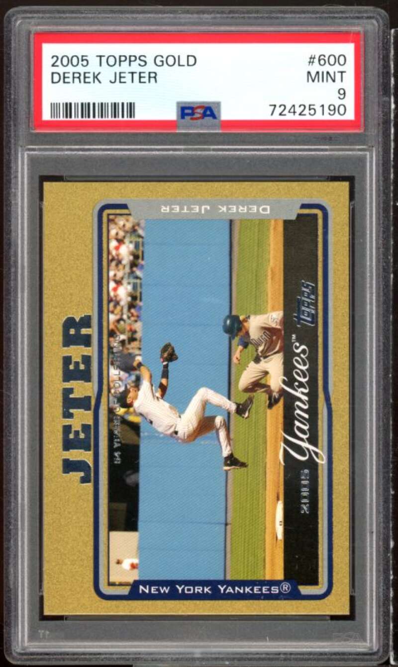 Derek Jeter Card 2005 Topps Gold #600 PSA 9 Image 1